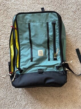 Topo Designs travel backpack 40l